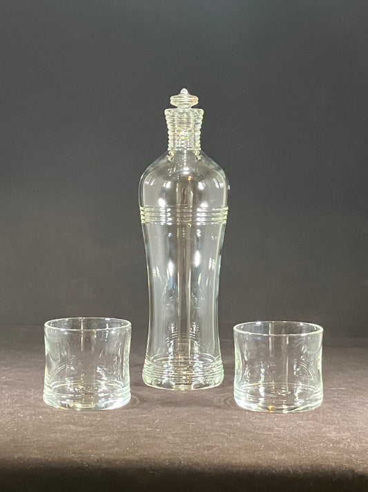 Decanter with 2 rocks glasses